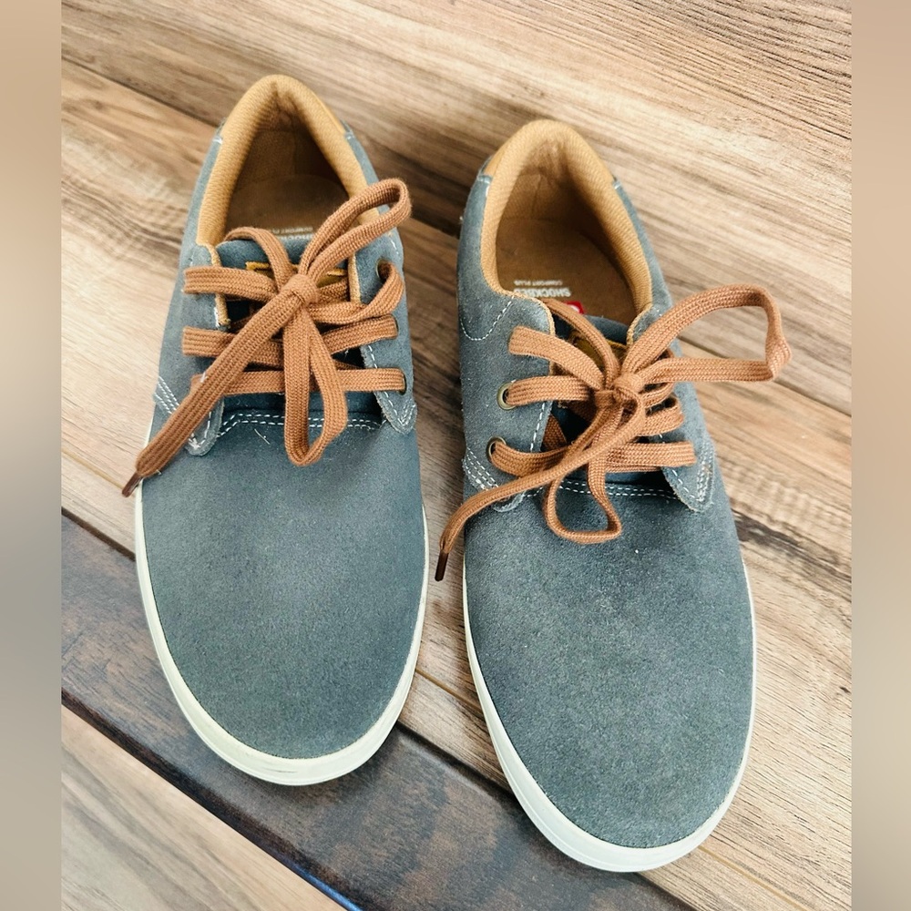 NWOT Globe Men's Winslow Skate sneaker gray Shoe size 6